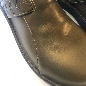 Clark's shoes NWT Persian Sage 7M leather